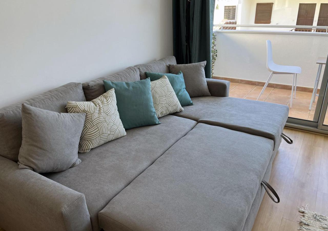 2-Bedroom Brand New Apartment Steps From The Beach Llança Exteriér fotografie