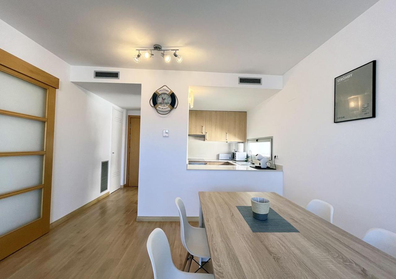 2-Bedroom Brand New Apartment Steps From The Beach Llança Exteriér fotografie